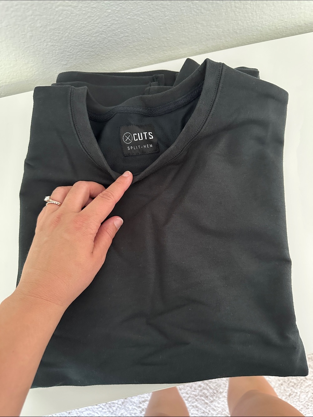 Cuts Hyperloop Pullover Split-Hem pullover - Picture 6 of 6